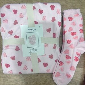 American Eagle Outfitters Pink Plush luxe Heart valentine’s Day Pajama Set- med